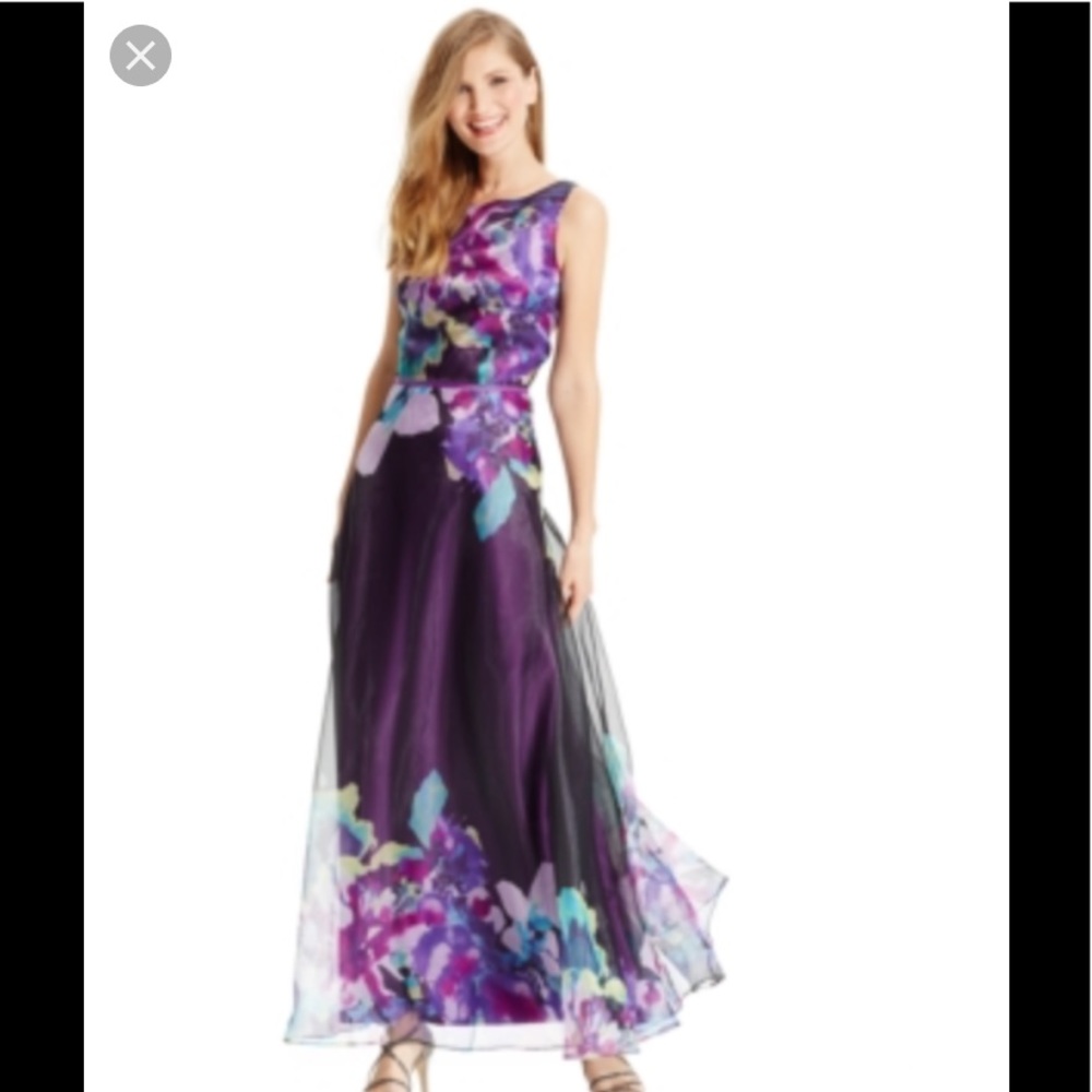 Tahari, brand new beautiful log dress!